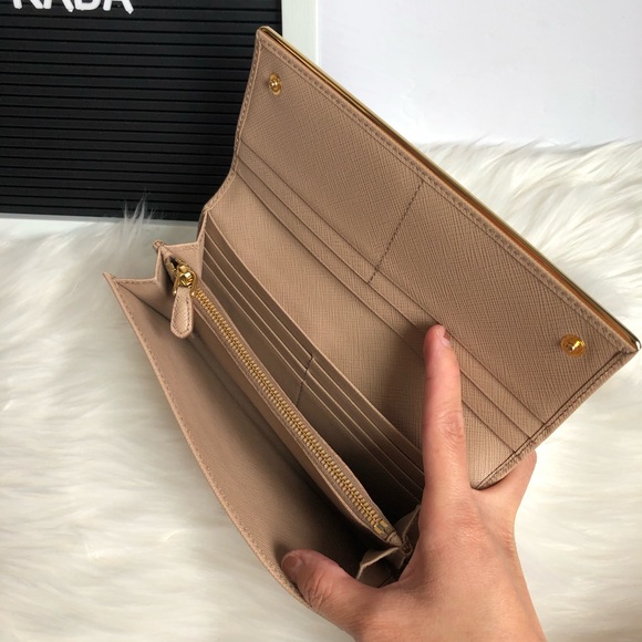 AUTHENTIC PRADA WALLET - Picture 10 of 13